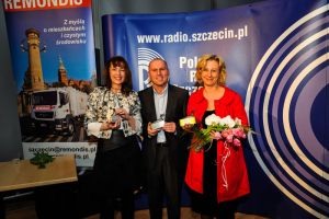 na zdjęciu laureaci konkursu "Dziennikarz Roku 2011", od lewej: Agnieszka Kuchcińska-Kurcz - NAGRODA DZIENNIKARZY, Piotr Jasina - NAGRODA SPECJALNA, Agata Rokicka - DZIENNIKARZ ROKU 2011